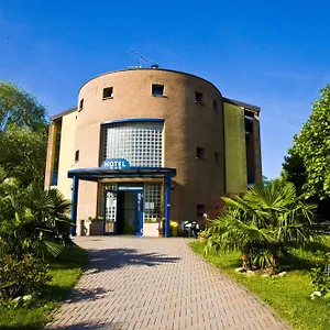 Il Canneto 3*, Porto Ceresio Italy